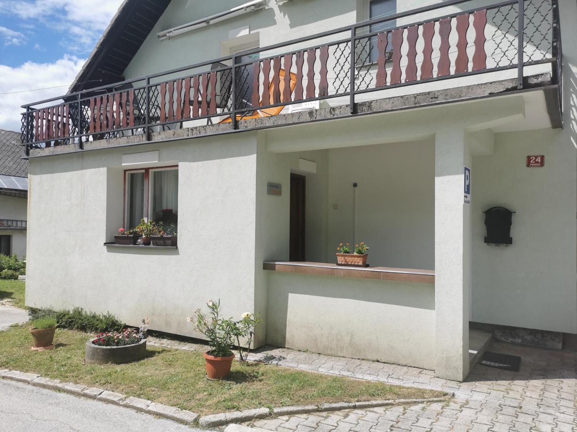 Apartma Rekar - A House, Where You Can Relax In The Embrace Of Nature 耶塞尼采 外观 照片